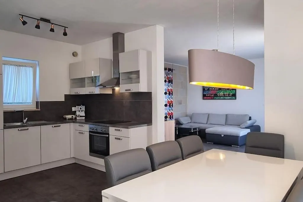 *New* Casa Fila *New* Villa Funtana 0*,
